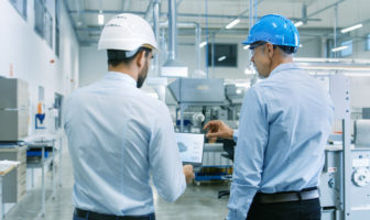 Elektroindustrie: Ergonomie und Sicherheit am ESD-Arbeitsplatz