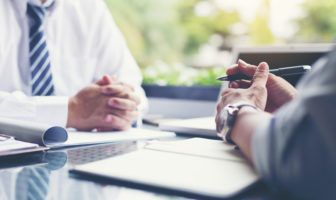Krankenrückkehrgespräch: Worauf man als Beschäftigter achten sollte Krankenrückkehrgespräch