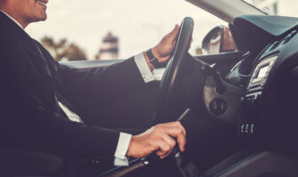 Geschäftsreisen: Wie man sich auf eine längere Autofahrt vorbereitet